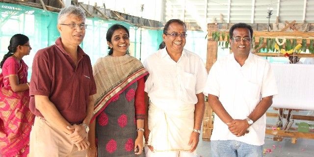 சென்னிமலை நெசவுதொழிலுக்கு புத்துயிர் கொடுக்கும் தந்தை-மகள் 